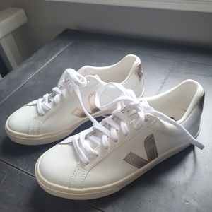 Veja Esplar White and Rose Gold Metallic Platine Size US 4 men = US 5.5/6 women